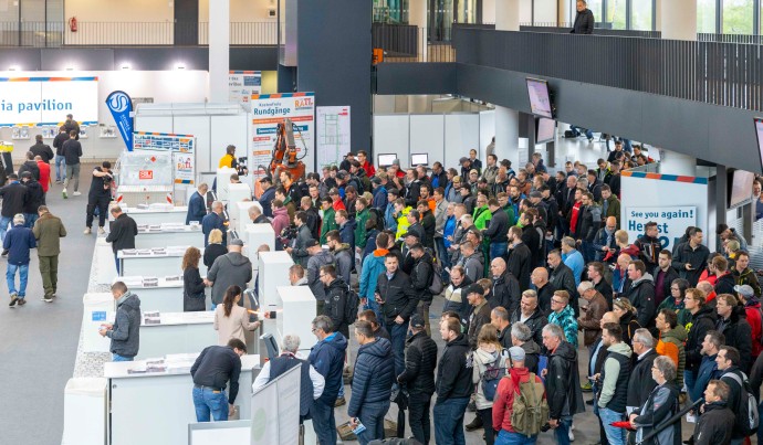 Besucher auf der RecyclingAKTIV und TiefbauLIVE